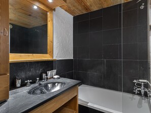 Hair dryer, towels