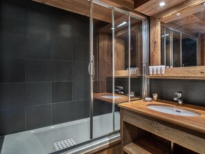 Hair dryer, towels