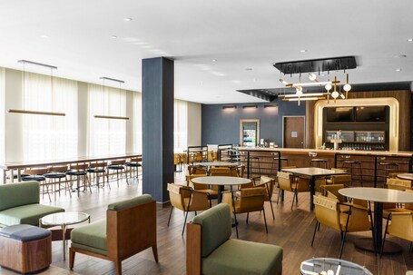 Courtyard by Marriott Indianapolis Fishers - Image 16