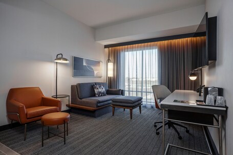 Courtyard by Marriott Indianapolis Fishers - Image 35