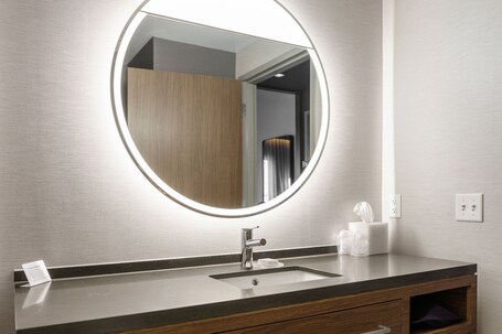Courtyard by Marriott Indianapolis Fishers - Image 46