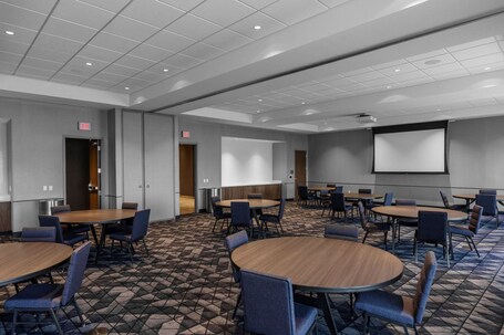 Courtyard by Marriott Indianapolis Fishers - Image 28