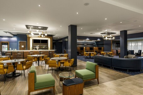Courtyard by Marriott Indianapolis Fishers - Image 4
