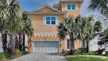 Casa (6 Bedrooms) | Servicio de la propiedad