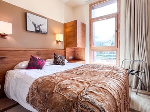 1 bedroom, free WiFi, bed sheets