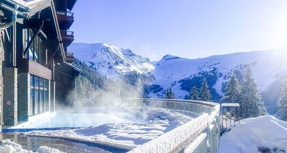 Beautiful one-bedroom apartment with fireplace and stunning views