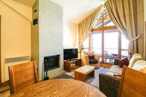 Télévision, cheminée