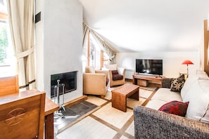 TV, fireplace