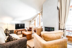 Télévision, cheminée