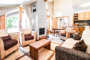 Télévision, cheminée