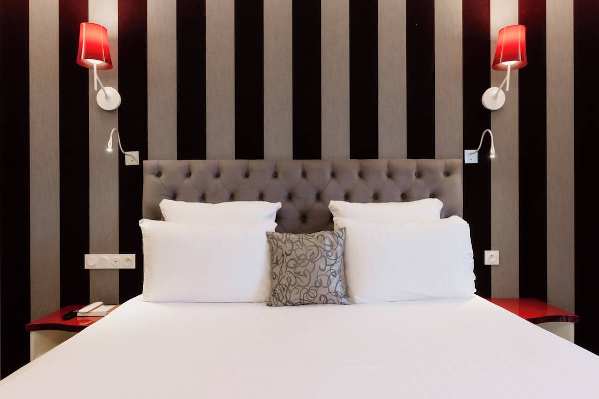 Camera, 1 letto queen | 1 camera, biancheria da letto di alta qualità, materassi Select Comfort