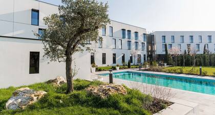 Hotel Dali Val d'Europe, Tapestry Collection by Hilton