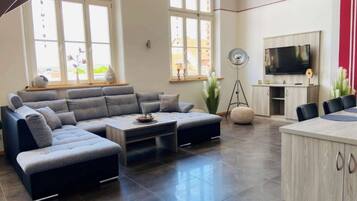 Fernseher, Stereoanlage