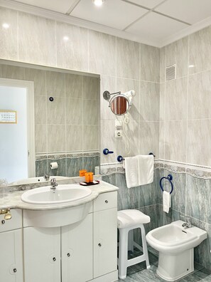 Double Room | Bathroom