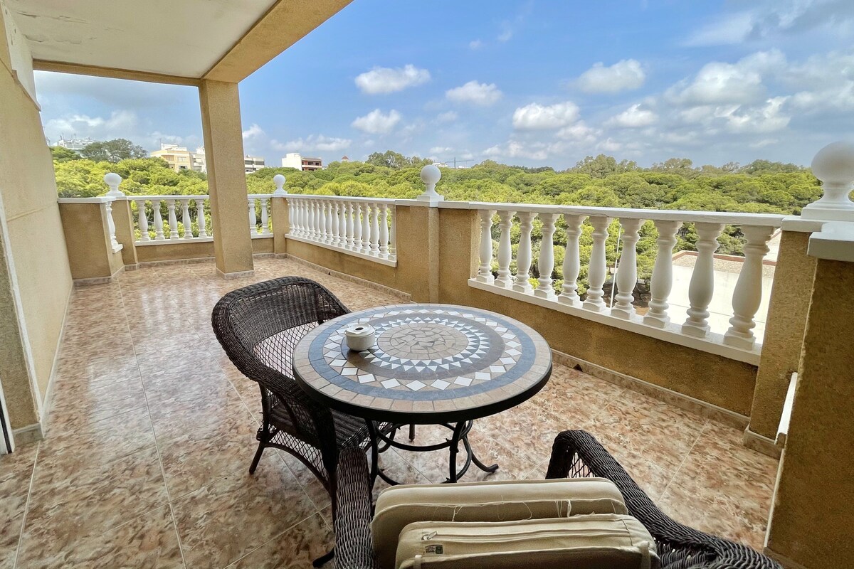 Junior Duplex | In-room safe, iron/ironing board (on request), WiFi (free)