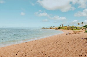 In Strandnähe, Liegestühle, Strandtücher