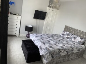 4 bedrooms, iron/ironing board, travel cot, WiFi - Beautiful Townhouse (Brighton)