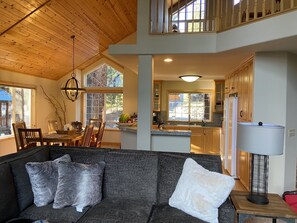 Smart-TV, peis, fotballspill og bordtennis