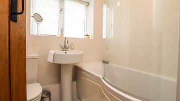 Cottage | Bathroom | Shower