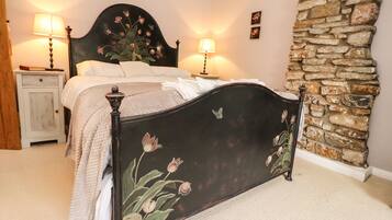 Cottage | 1 bedroom, individually decorated, individually furnished, free WiFi