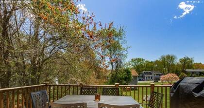 Cozy Summer Family Beach House in Bonnet Shores