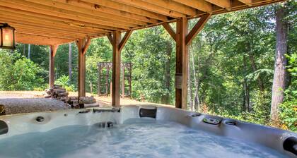 Riverfront Luxury Lodge w/ Hot Tub + Biltmore Pass | Pet-Friendly Paradise