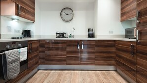 Unclassified image, 2 of 32, button - Smart Apartments - Empress Heights (Southampton)