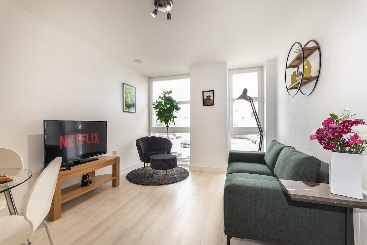 Appartement Design | Aire de séjour | Téléviseur connecté