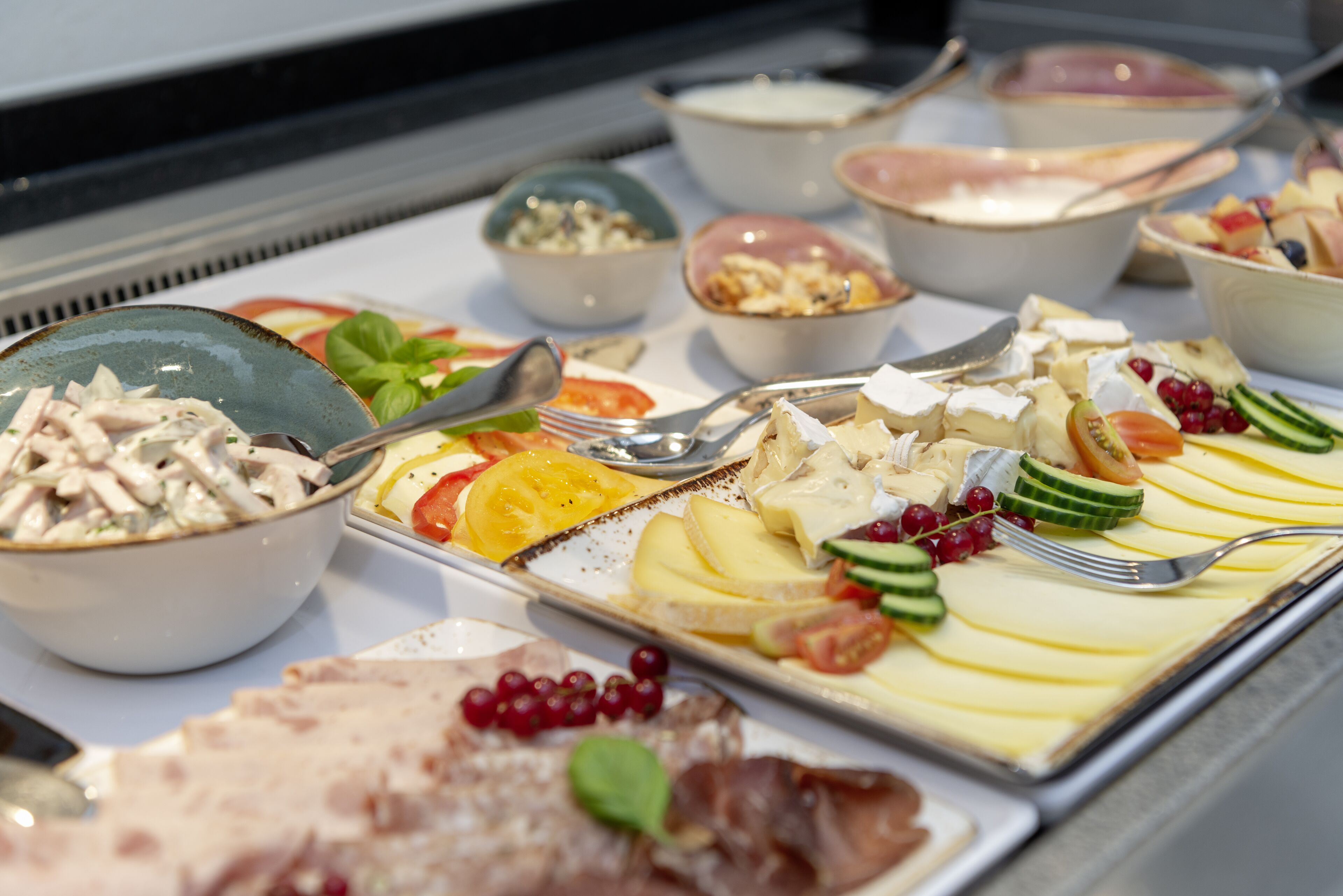 Daily buffet breakfast (EUR 18.50 per person)