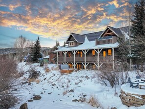 Exterior - The River House Lodge: On Main Street, Pet-Friendly, Walk to Gondola, Shuttle (Breckenridge)