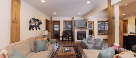 Télévision, cheminée