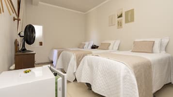 Habitació triple estàndard | Minibar i wifi gratuïta