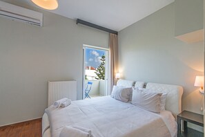 Panoramic Villa | 4 bedrooms, in-room safe, laptop workspace, iron/ironing board - Villa Nefeli (Rethymno)