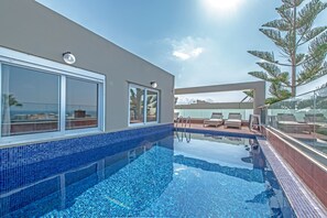 Seasonal outdoor pool, sun loungers - Villa Nefeli (Rethymno)