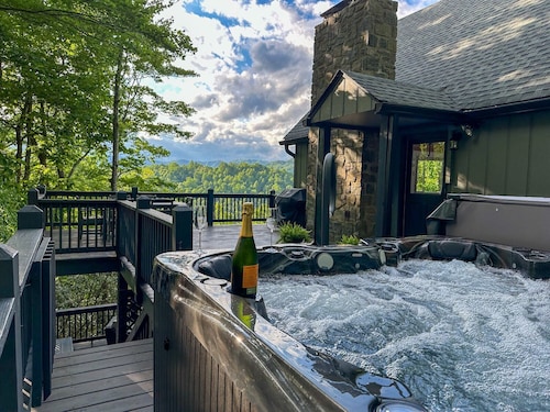 Star View Cabin HOT TUB*Pets Ok*Long Range Views*K K Q 4TB