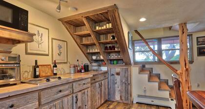Sunflower Ridge Cabin - Charming Romantic Getaway