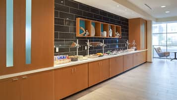 Free daily continental breakfast