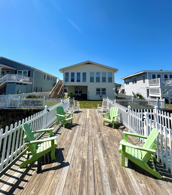 Terrace/patio - Canal home, 3 bedrooms, 2 bathrooms, dock, pet friendly, fenced in back yard. (Supply)