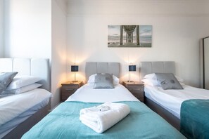 City Apartment | 2 bedrooms, individually decorated, individually furnished, desk - Queens Park (Bournemouth)