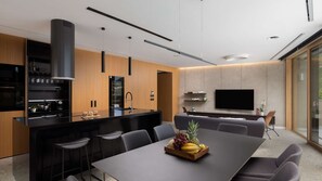 Dining - Villa Ritz DaySpa - 5 star villa with a pool, spa with a Jacuzzi and sauna, gym and e-bikes by MyWaycation (Rozat)