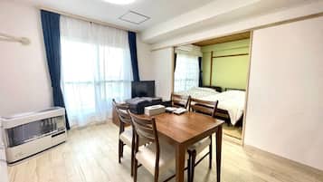 1 bedroom, desk, free WiFi, bed sheets