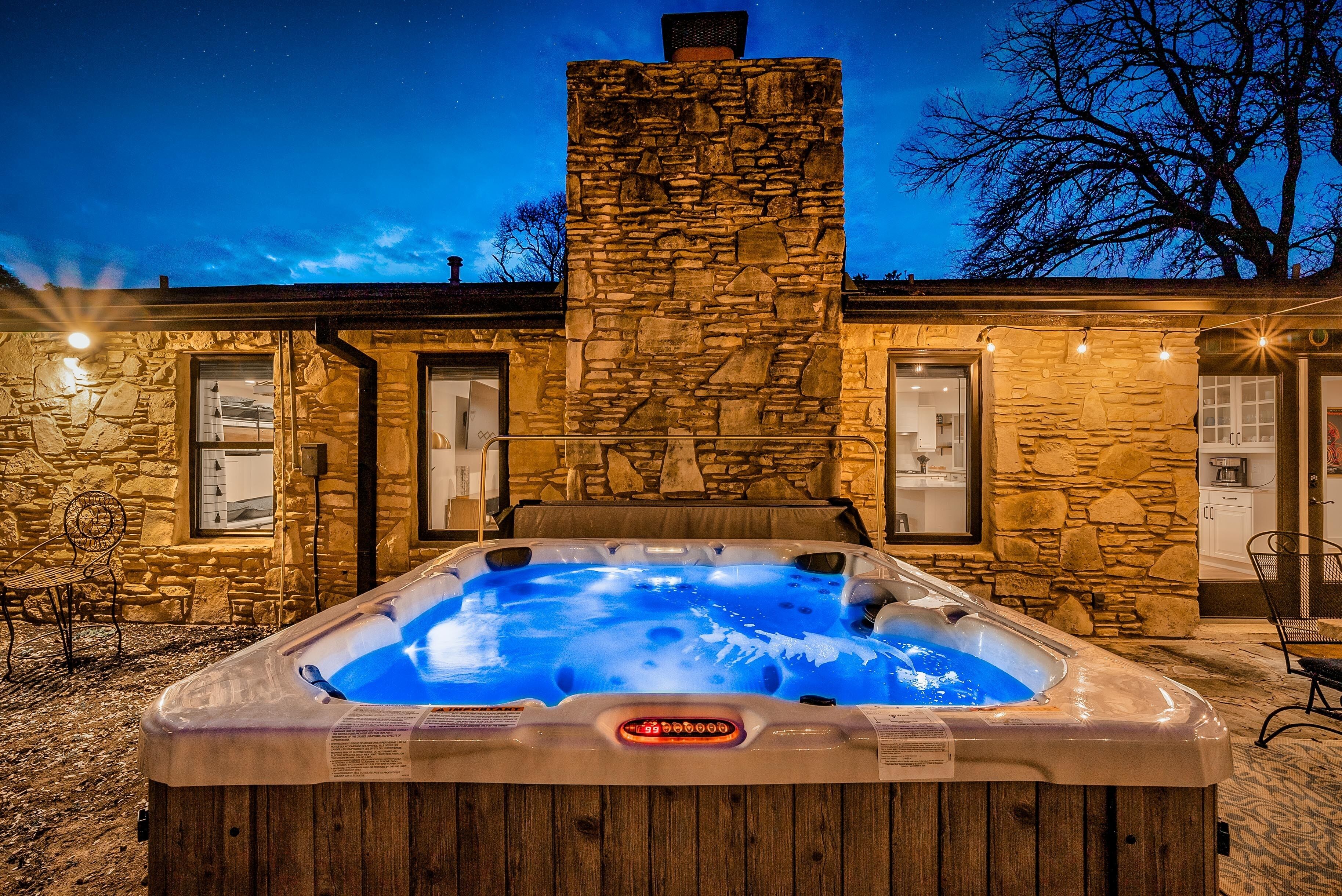 Boozy Bunker l Heated Pool&Spa l Billiards