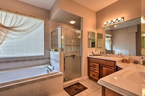 Casa, 4 habitaciones | Baño | Toallas y shampoo 