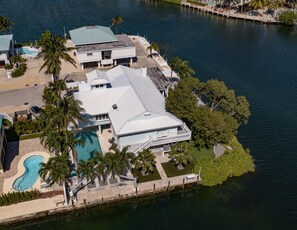 Exterior - Waterfront Home, 200ft Dock, Gulf Access, Kayaks, Bicycles, Mini Golf, Game Room (Marathon)