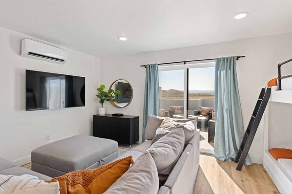 Televisión, videojuegos, reproductor de DVD y videoteca 