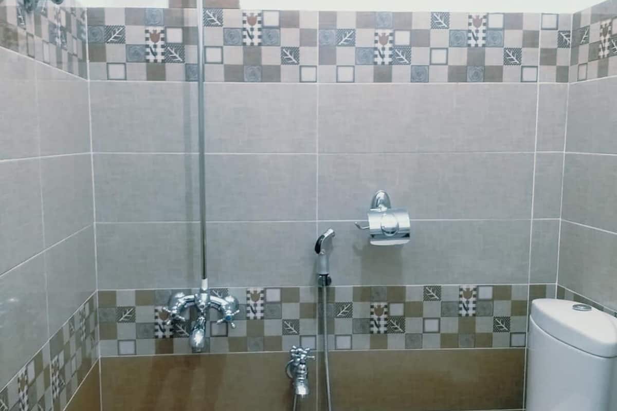 Standard Double Room | Bathroom