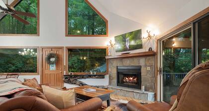 Hummingbird Hideaway - Mountain home with view just outside Highlands, NC.