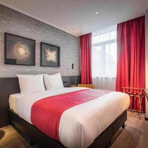 In-room safe, desk, laptop workspace, blackout drapes - Amory Hotel (Antwerp)