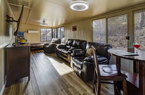 Smart TV, fireplace, video games