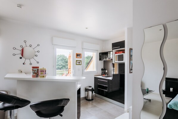 Kühlschrank, Mikrowelle, Geschirrspüler